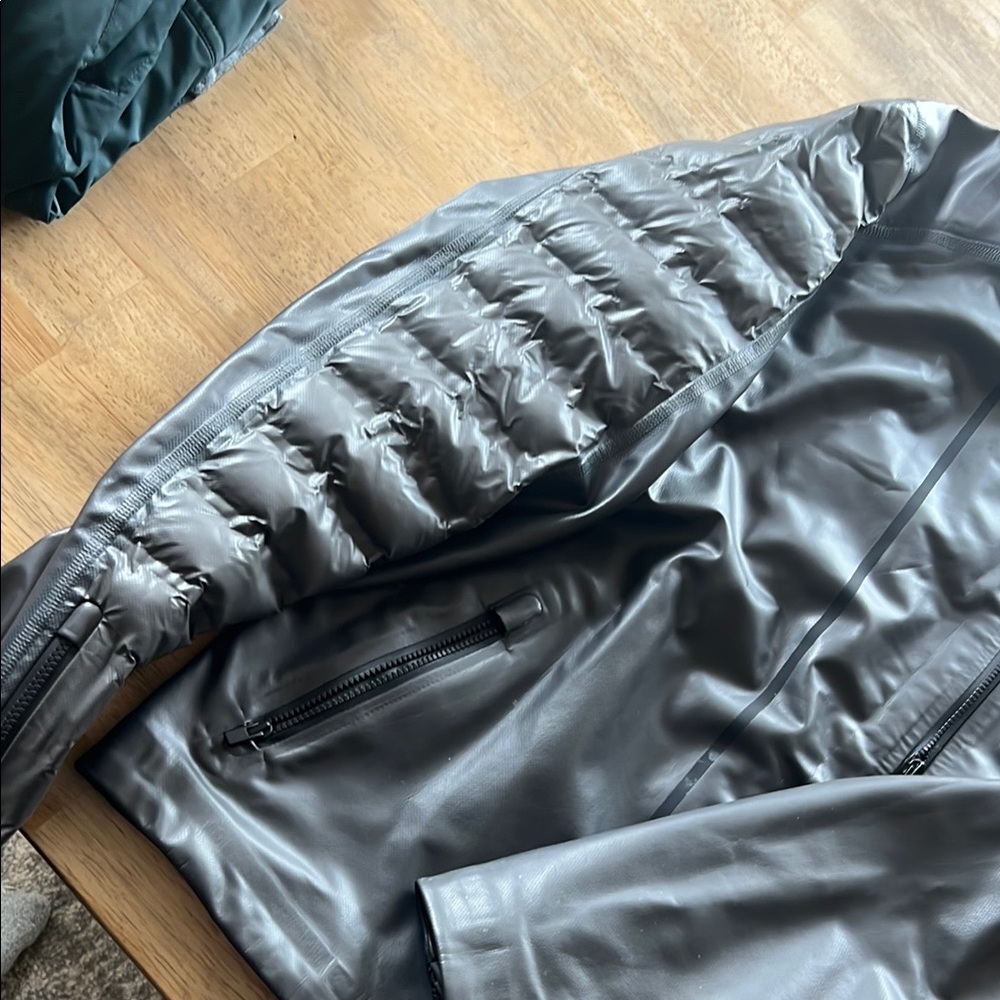 Women’s Columbia Black moto Jacket - Picture 4 of 8